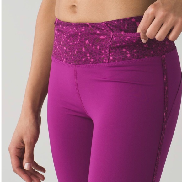 Lululemon Real Quick Tight
Regal Plum / Paradise Geo Regal Plum Multi size 8 - Picture 1 of 5